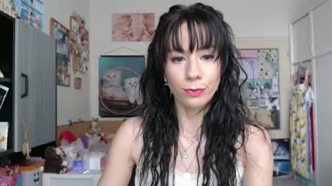 Snapshot of roselynsun chatting on April 10, 1:27 pm Rose online show from April 10, 1:27 pm