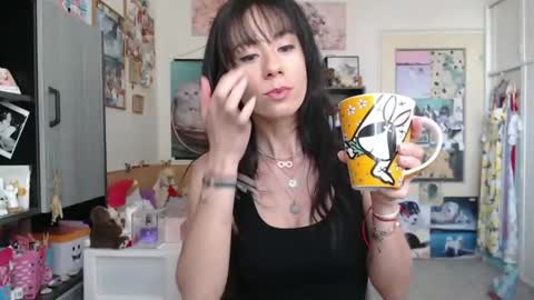 Snapshot of roselynsun chatting on May 4, 1:51 pm Rose online show from May 4, 1:51 pm