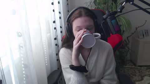 Snapshot of rosendalounsberry chatting on April 5, 9:06 am Lina online show from April 5, 9:06 am