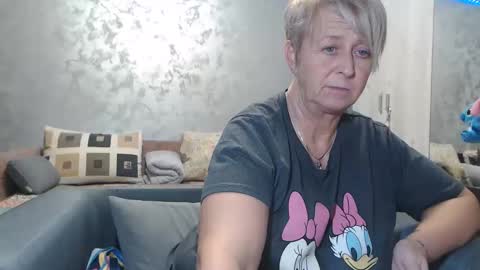 Lovepinklilly online show from February 17, 6:25 pm