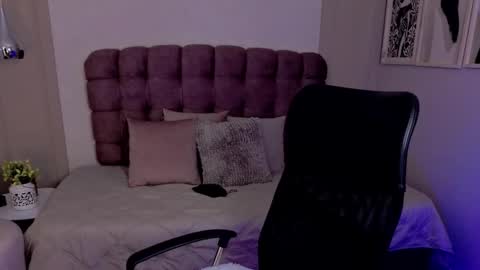 Rose Taylor online show from March 20, 1:38 pm