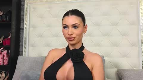 Gabriela online show from November 5, 7:30 am