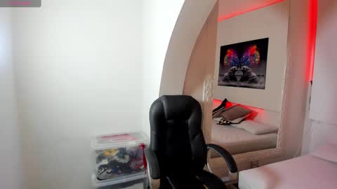 rosi_cooper online show from March 12, 10:48 am