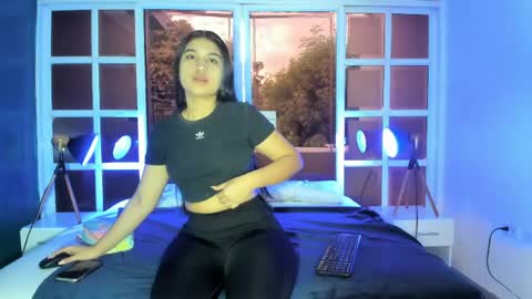 Snapshot of rosie_chell chatting on May 26, 11:39 am Rosie online show from May 26, 11:39 am