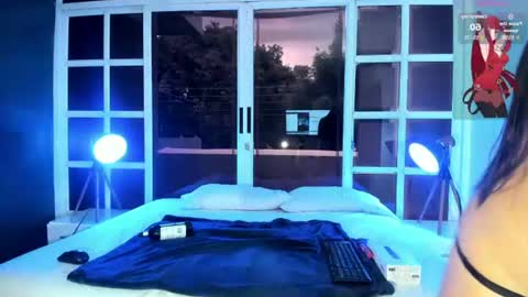 Snapshot of rosie_chell chatting on July 9, 12:09 pm Rosie online show from July 9, 12:09 pm