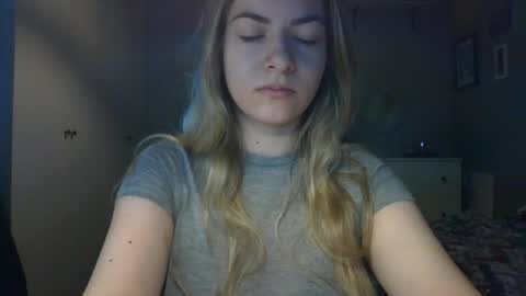 Snapshot of rosie_june chatting on April 28, 6:51 am Rosie online show from April 28, 6:51 am