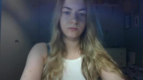 Snapshot of rosie_june chatting on April 30, 6:53 am Rosie online show from April 30, 6:53 am