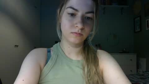 Snapshot of rosie_june chatting on May 21, 6:53 am Rosie online show from May 21, 6:53 am