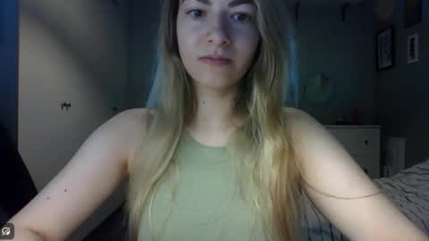 Snapshot of rosie_june chatting on May 25, 7:03 am Rosie online show from May 25, 7:03 am
