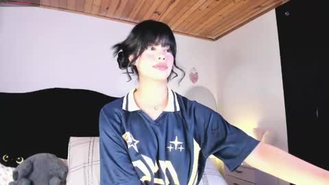 Rosieeee  online show from May 24, 9:20 pm