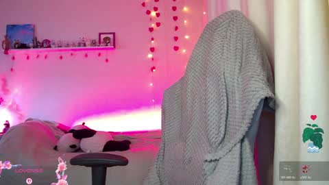 RosieNana online show from April 10, 5:17 pm