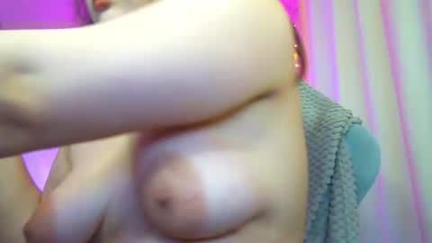 Snapshot of rosienana chatting on July 13, 6:22 pm RosieNana online show from July 13, 6:22 pm