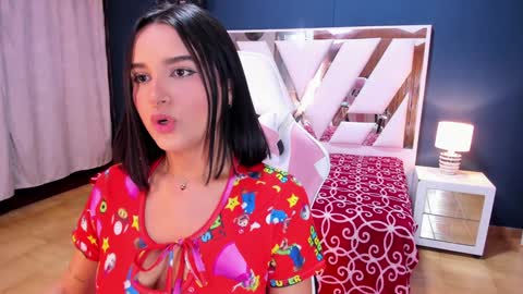 Snapshot of rossa_selene chatting on January 29, 6:43 am Rossa online show from January 29, 6:43 am