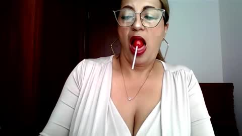 Snapshot of rossanalionheart chatting on May 14, 12:56 pm Rossana online show from May 14, 12:56 pm