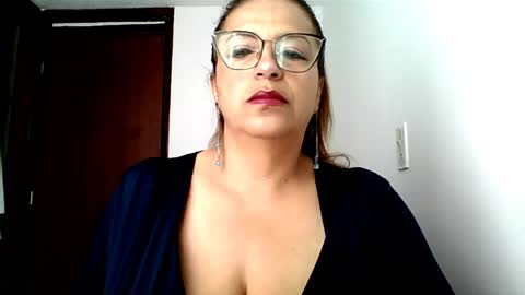 Snapshot of rossanalionheart chatting on June 2, 12:29 pm Rossana online show from June 2, 12:29 pm