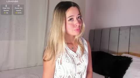 Snapshot of rossedaw_ chatting on May 18, 5:19 pm Rosse Daw Independent model online show from May 18, 5:19 pm