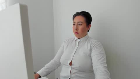 ROSSE DEMOND  online show from February 10, 7:51 pm