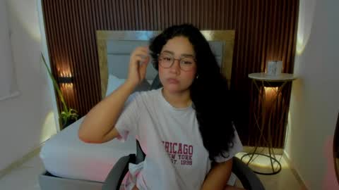 rossie_lanie_ online show from March 31, 7:47 pm