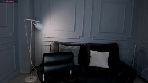 Rossie Rivers online show from December 14, 1:38 pm