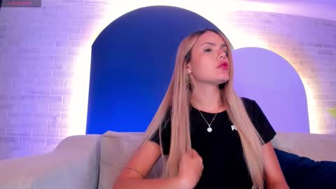 Snapshot of rossirivers chatting on March 2, 12:12 pm Rossie Rivers online show from March 2, 12:12 pm