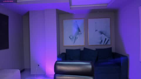 Snapshot of rossirivers chatting on May 12, 12:02 pm Rossie Rivers online show from May 12, 12:02 pm