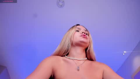 Snapshot of rossirivers chatting on May 14, 12:01 pm Rossie Rivers online show from May 14, 12:01 pm
