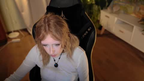 Snapshot of rosy_petal chatting on September 11, 11:05 pm rosy_petal online show from September 11, 11:05 pm