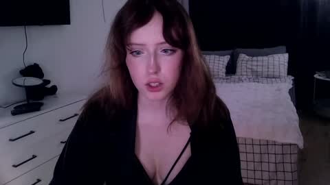 rosy_petal online show from June 1, 6:31 pm