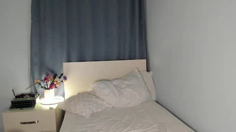 Snapshot of roter_rita chatting on January 7, 1:28 am roter_rita online show from January 7, 1:28 am