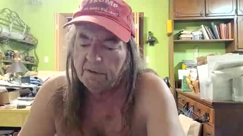 Snapshot of rotorranch chatting on October 18, 12:24 am rotorranch online show from October 18, 12:24 am