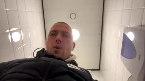 rotteei1 online show from January 7, 9:45 am