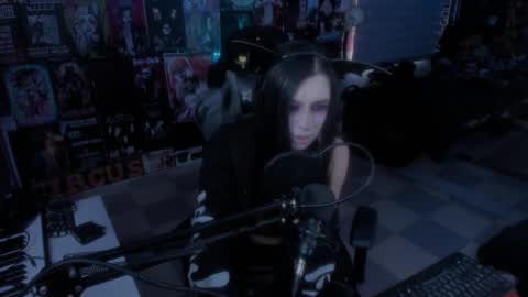 Snapshot of rotten_dreams chatting on February 11, 8:31 pm rot online show from February 11, 8:31 pm