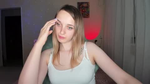 Snapshot of rousereed chatting on April 17, 8:56 pm Rouse online show from April 17, 8:56 pm