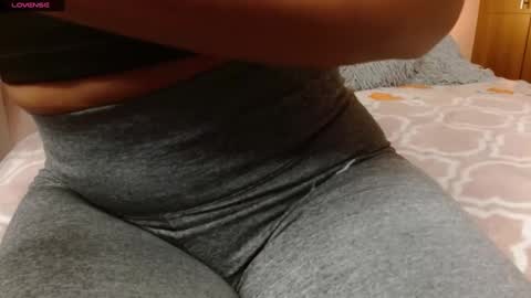 Rouss marie henao  online show from February 9, 2:38 am