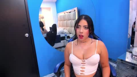 rousse_lily0 online show from May 21, 3:24 am