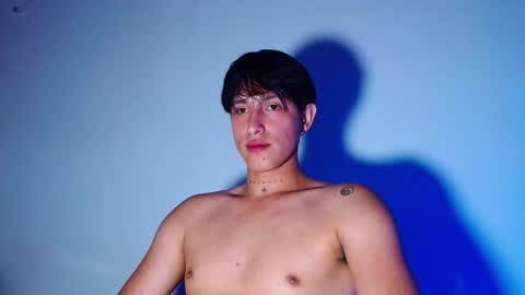 Snapshot of rowanboy23 chatting on January 18, 1:53 am rowanboy23 online show from January 18, 1:53 am