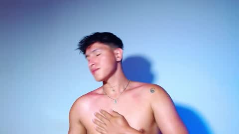 Snapshot of rowanboy23 chatting on March 14, 12:39 am rowanboy23 online show from March 14, 12:39 am