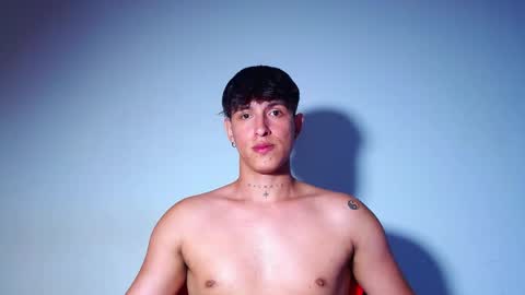 rowanboy23 online show from May 8, 3:23 am