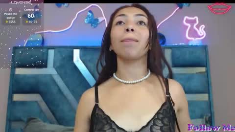 Snapshot of roxan_fox_ chatting on April 1, 2:45 am Roxane online show from April 1, 2:45 am