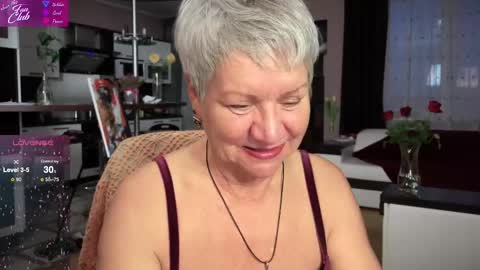 Snapshot of roxana_brooks chatting on February 14, 3:26 pm Roxana online show from February 14, 3:26 pm