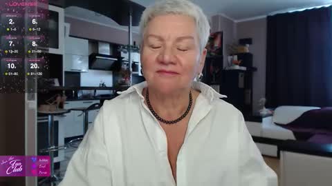 Snapshot of roxana_brooks chatting on February 4, 1:06 pm Roxana online show from February 4, 1:06 pm