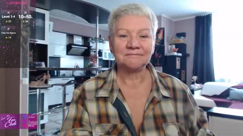 Snapshot of roxana_brooks chatting on February 5, 8:19 am Roxana online show from February 5, 8:19 am