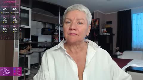 Snapshot of roxana_brooks chatting on February 8, 2:42 pm Roxana online show from February 8, 2:42 pm