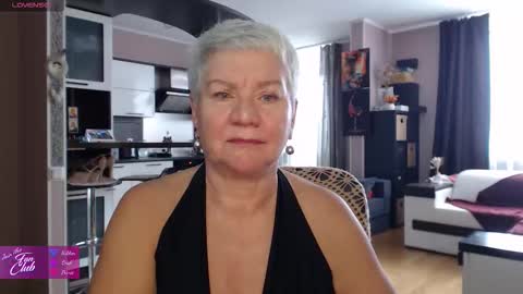 Snapshot of roxana_brooks chatting on February 9, 11:36 am Roxana online show from February 9, 11:36 am