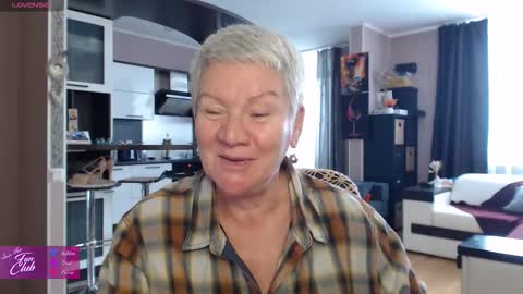 Snapshot of roxana_brooks chatting on February 10, 9:13 am Roxana online show from February 10, 9:13 am