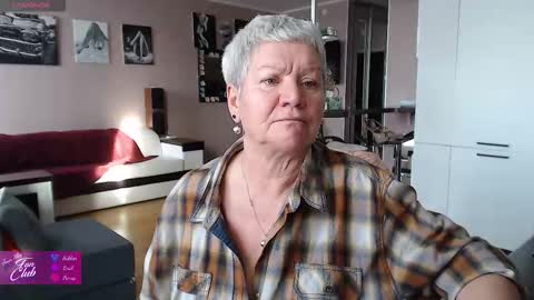 Snapshot of roxana_brooks chatting on February 21, 12:28 pm Roxana online show from February 21, 12:28 pm