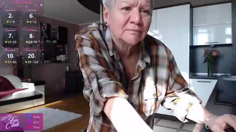 Snapshot of roxana_brooks chatting on March 20, 9:14 am Roxana online show from March 20, 9:14 am
