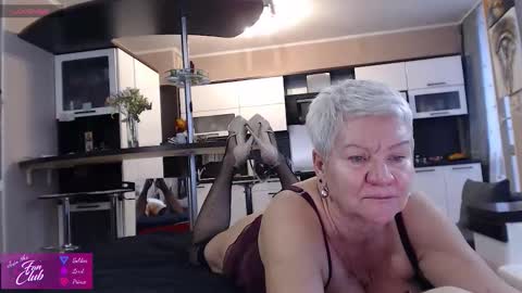 Snapshot of roxana_brooks chatting on March 24, 5:12 am Roxana online show from March 24, 5:12 am