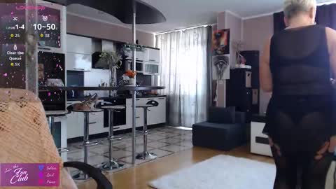 Snapshot of roxana_brooks chatting on March 28, 1:33 pm Roxana online show from March 28, 1:33 pm