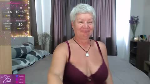 Snapshot of roxana_brooks chatting on May 5, 1:57 am Roxana online show from May 5, 1:57 am